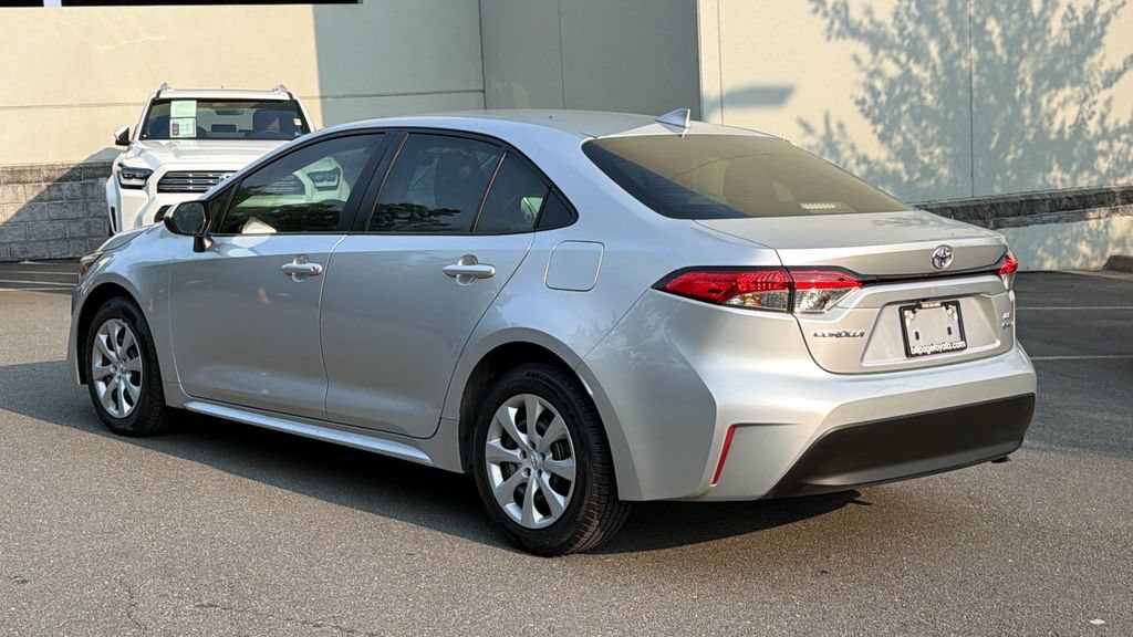 Used 2026 Toyota Corolla LE FWD image 3