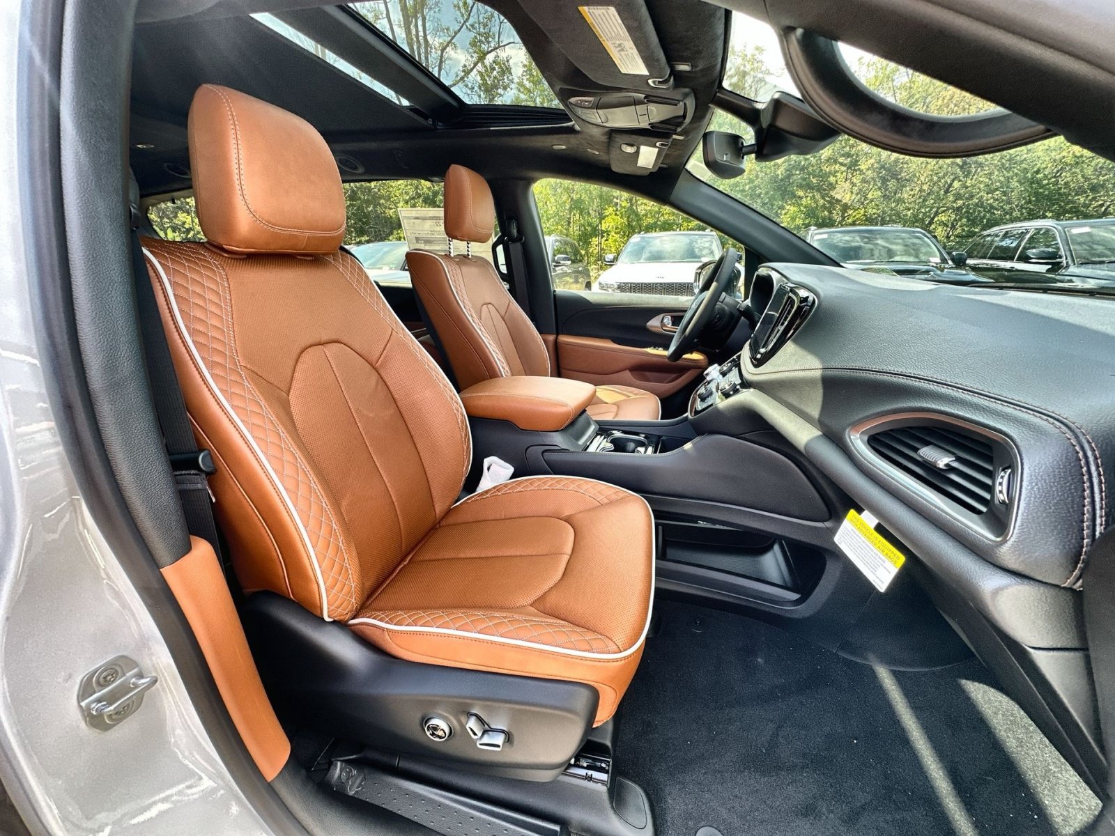 New 2026 Chrysler Pacifica Pinnacle FWD image 28