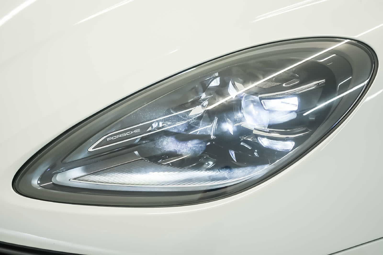 Certified 2026 Porsche Macan AWD/4WD image 15