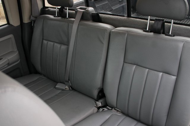 Used 2007 Dodge Dakota Laramie w/ Sun & Wheel Value Group image 31