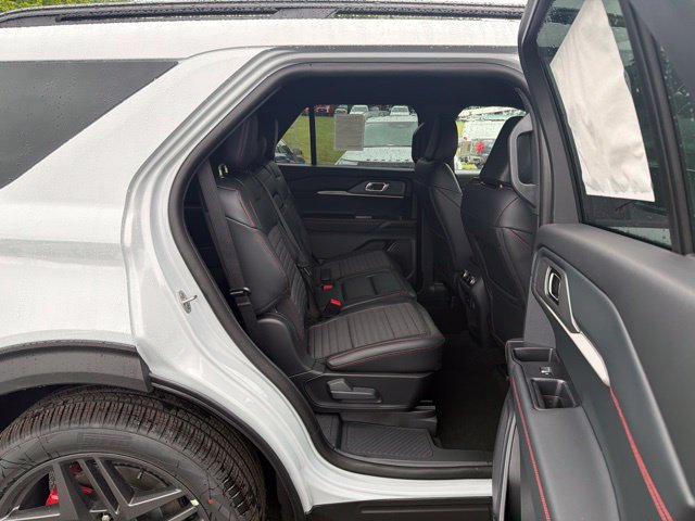 Used 2026 Ford Explorer ST-Line w/ ST-Line Street Pack AWD/4WD image 48