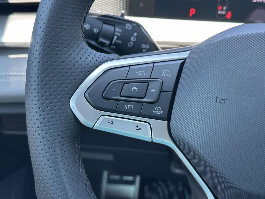 New 2026 Volkswagen Tiguan SE R-Line AWD/4WD image 18