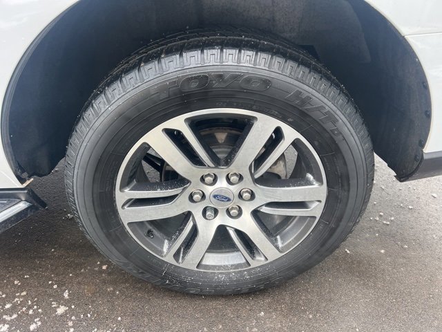 Used 2023 Ford Expedition Limited image 9