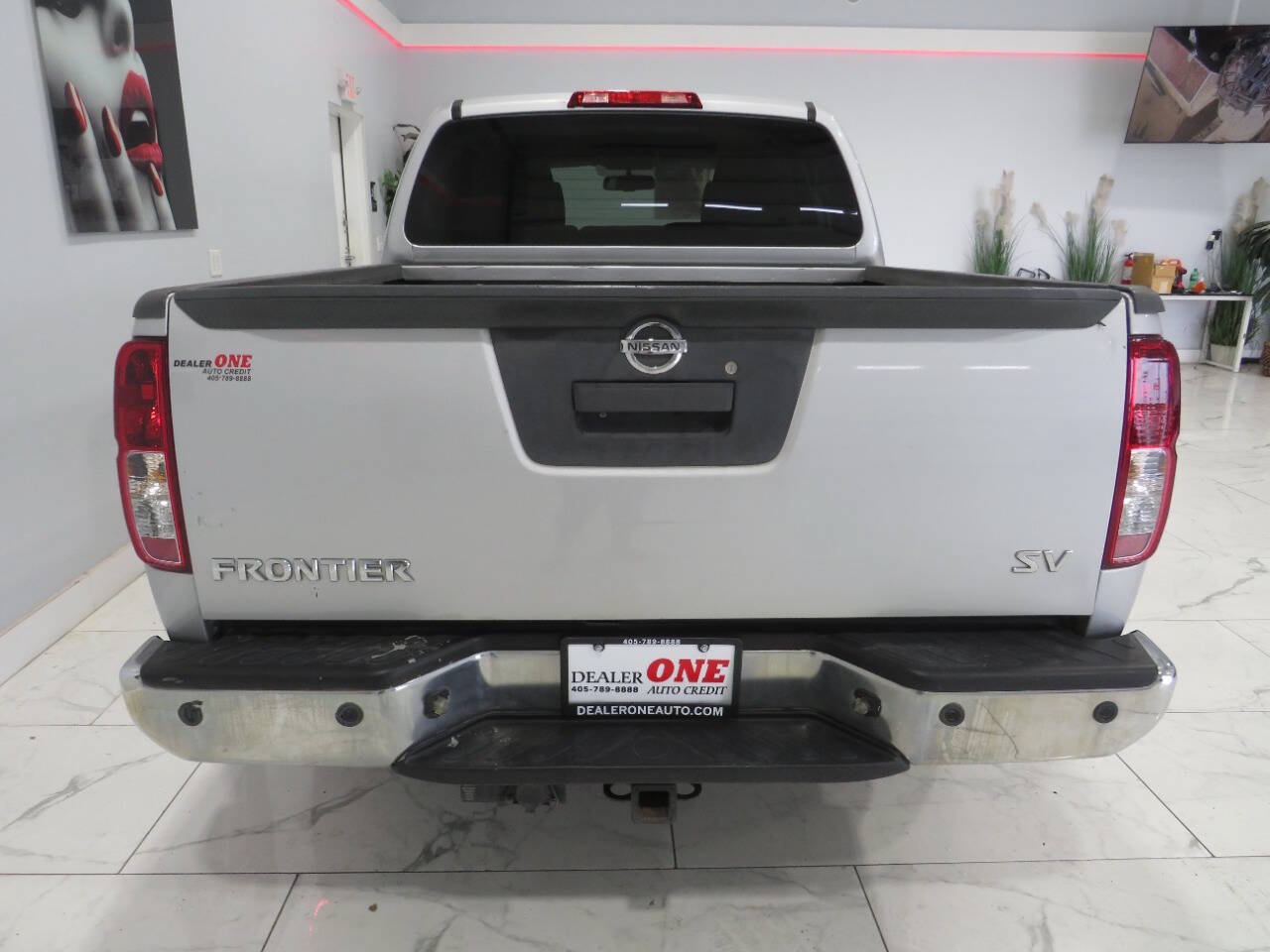Used 2013 Nissan Frontier SV w/ SV Value Truck Pkg RWD image 5