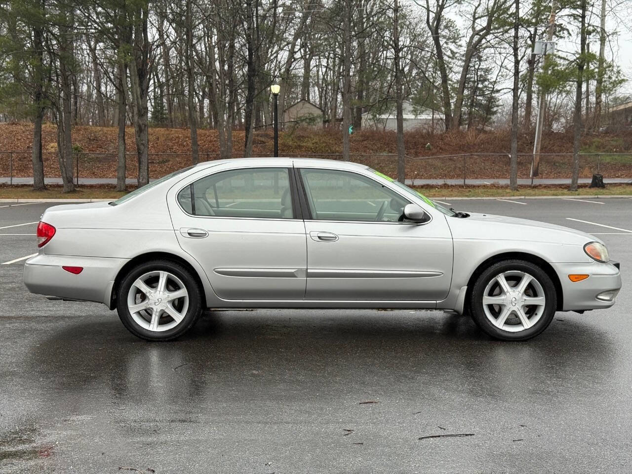 Used 2003 INFINITI I35 w/ Sunroof & Sunshade Pkg image 4