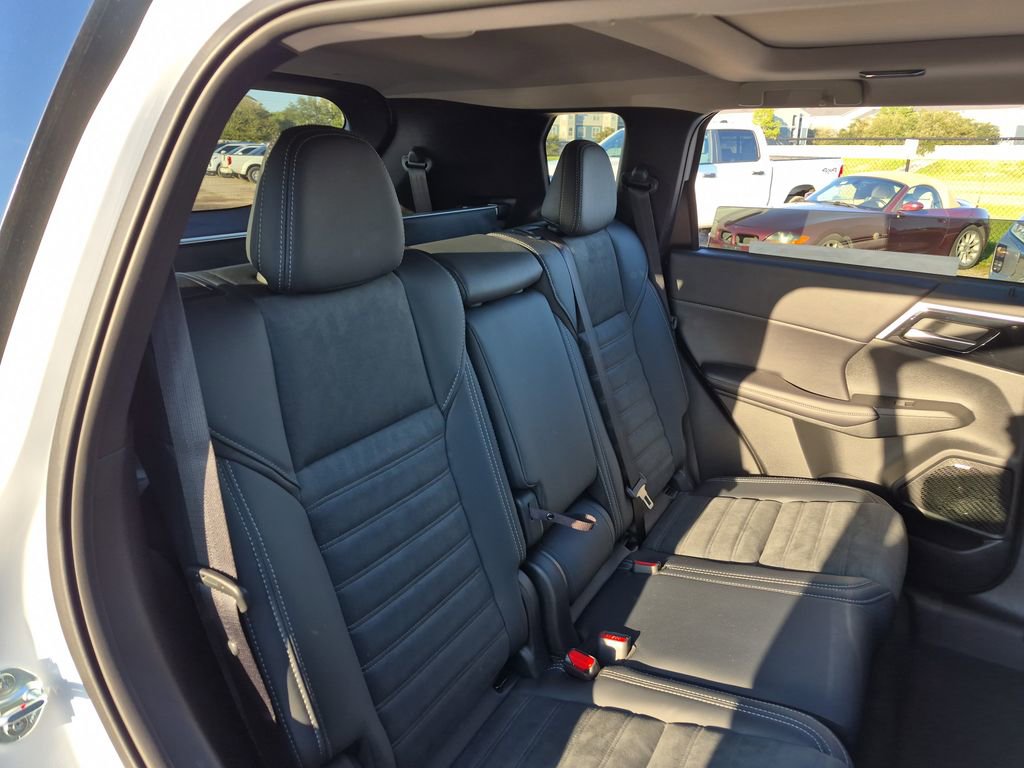 New 2026 Mitsubishi Outlander AWD image 48
