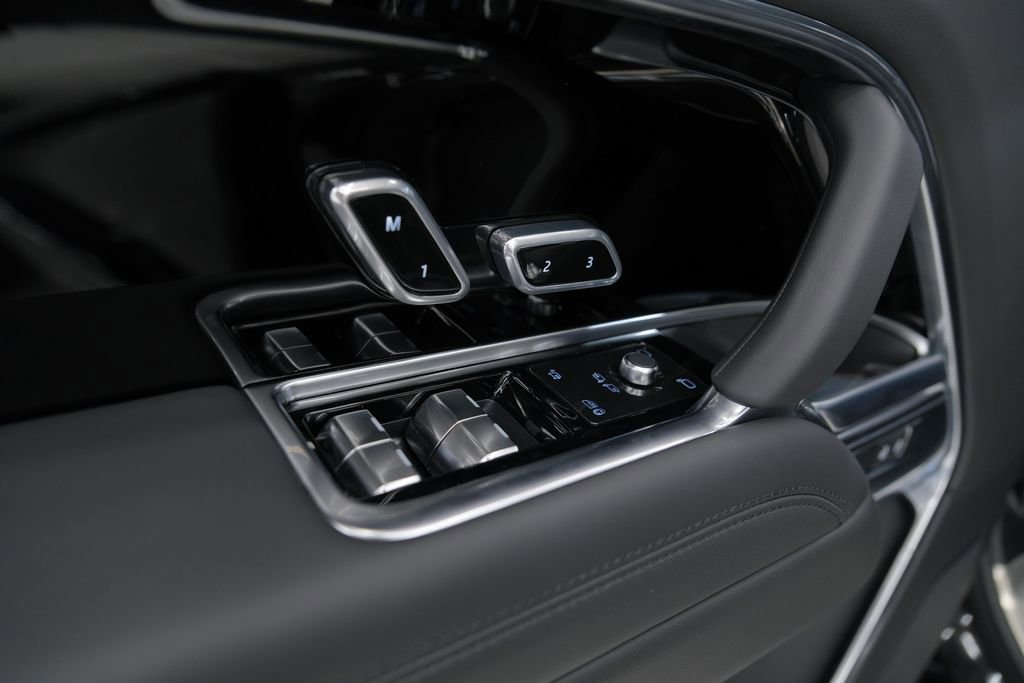 Used 2026 Land Rover Range Rover Long Wheelbase SE image 62