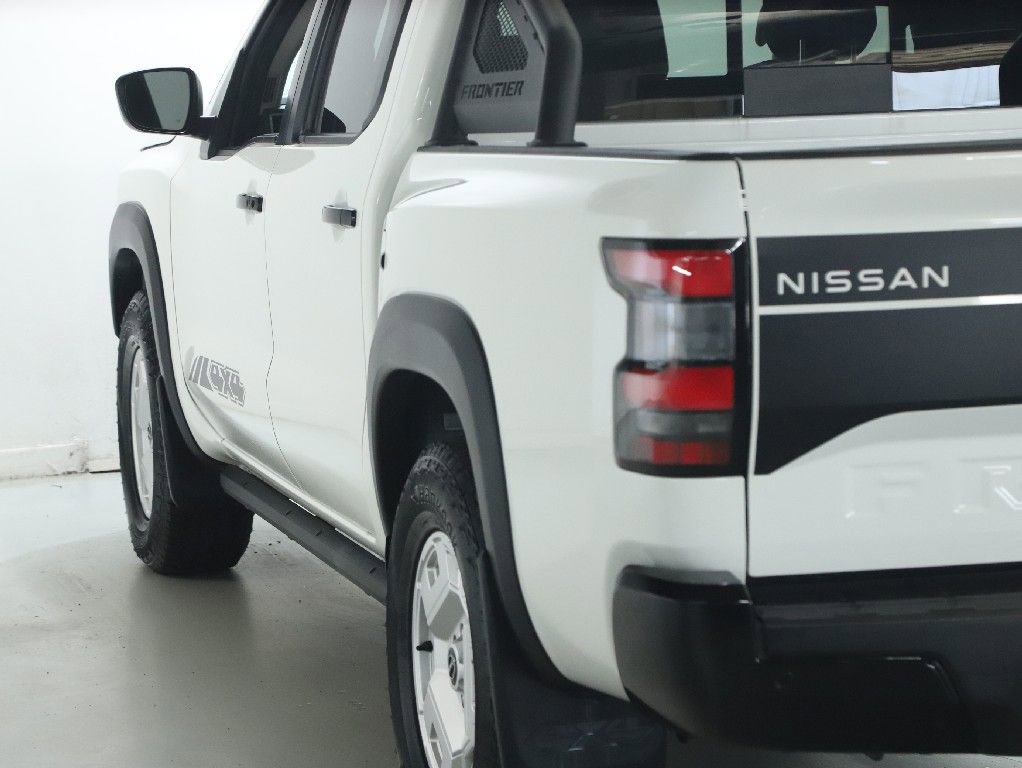 Certified 2024 Nissan Frontier SV w/ Hardbody Edition image 39