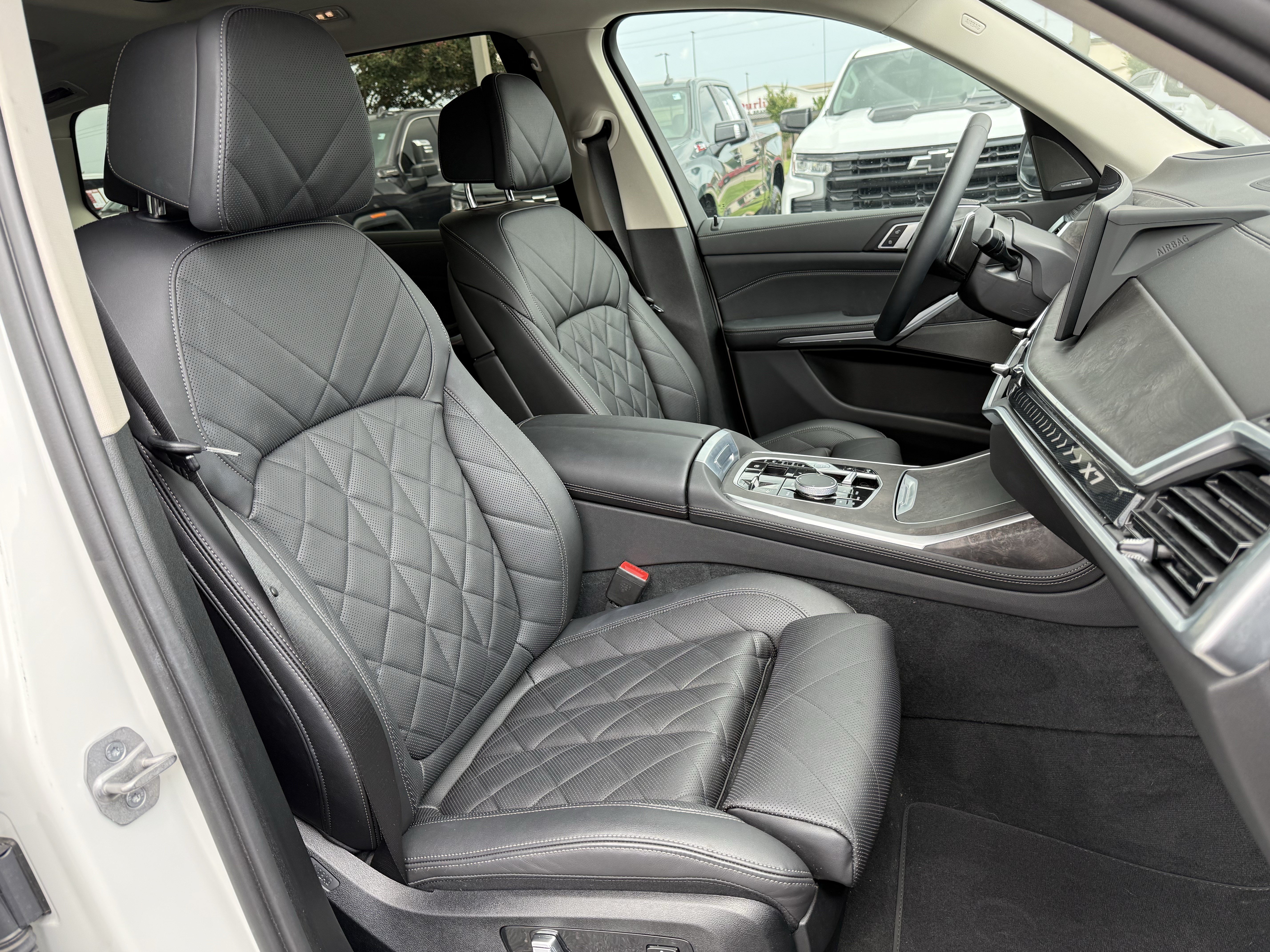 Used 2023 BMW X7 xDrive40i w/ Premium Package AWD/4WD image 38