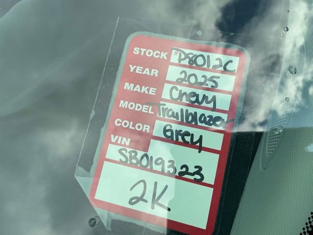 Used 2025 Chevrolet TrailBlazer LT w/ LT Cold Weather Package image 33