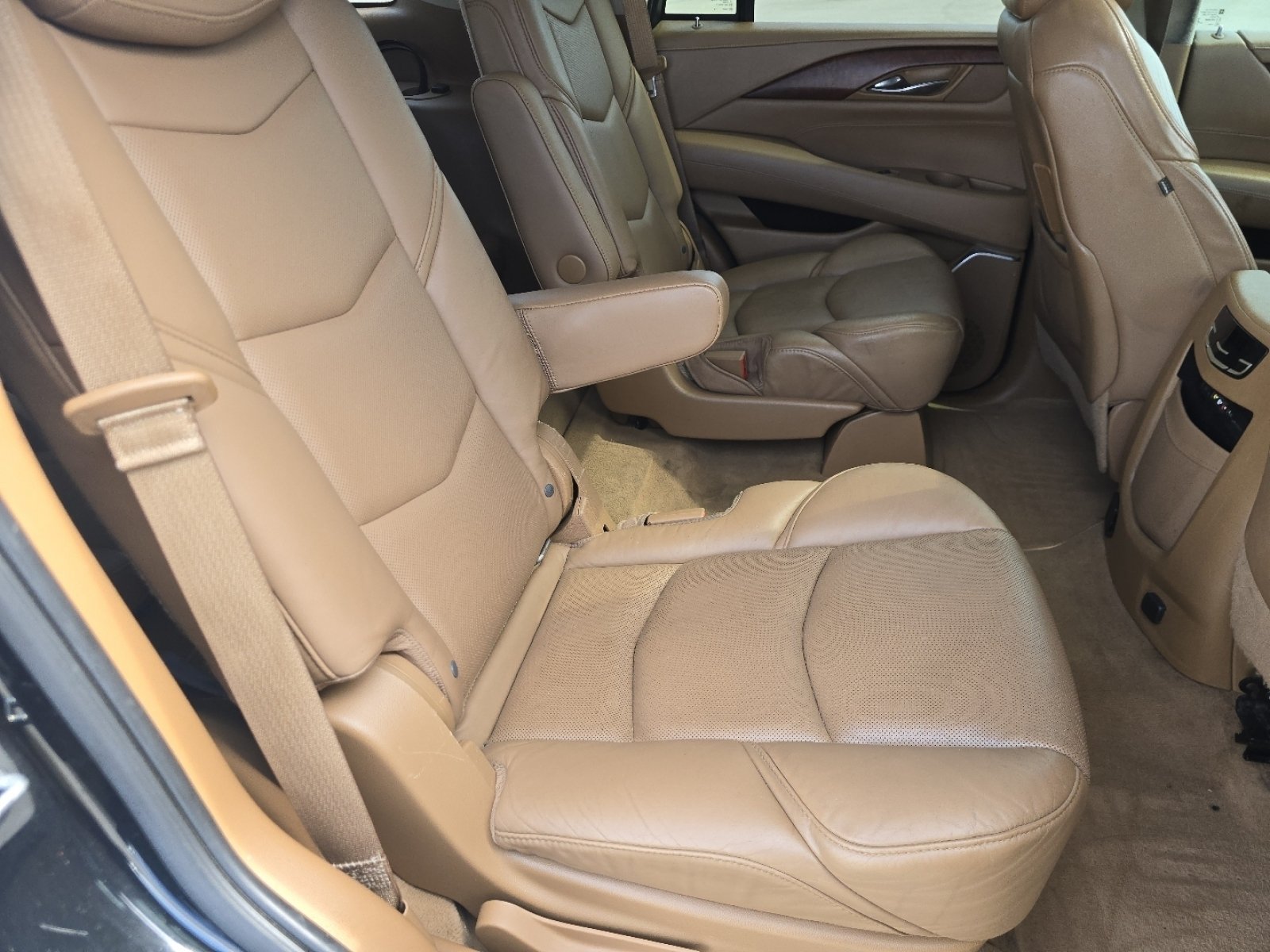 Used 2016 Cadillac Escalade Platinum AWD/4WD image 23