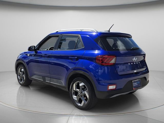Certified 2025 Hyundai Venue SEL FWD image 8