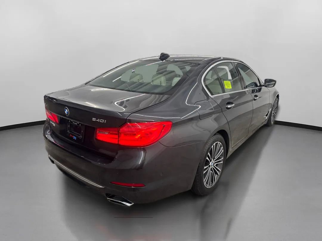 Used 2017 BMW 540i xDrive image 10