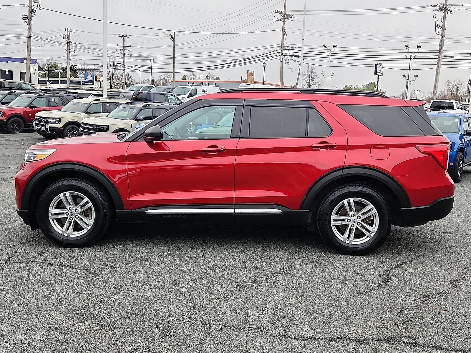 Used 2020 Ford Explorer XLT w/ Comfort Package image 7