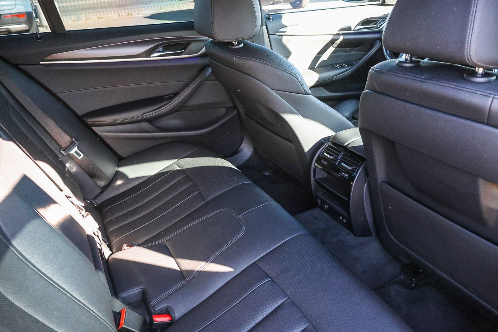 Used 2023 BMW 530i w/ M Sport Package image 21