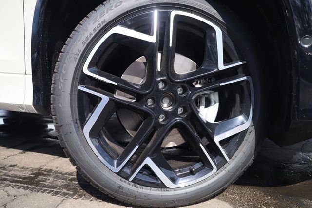 New 2026 Volkswagen Tiguan SEL R-Line image 2