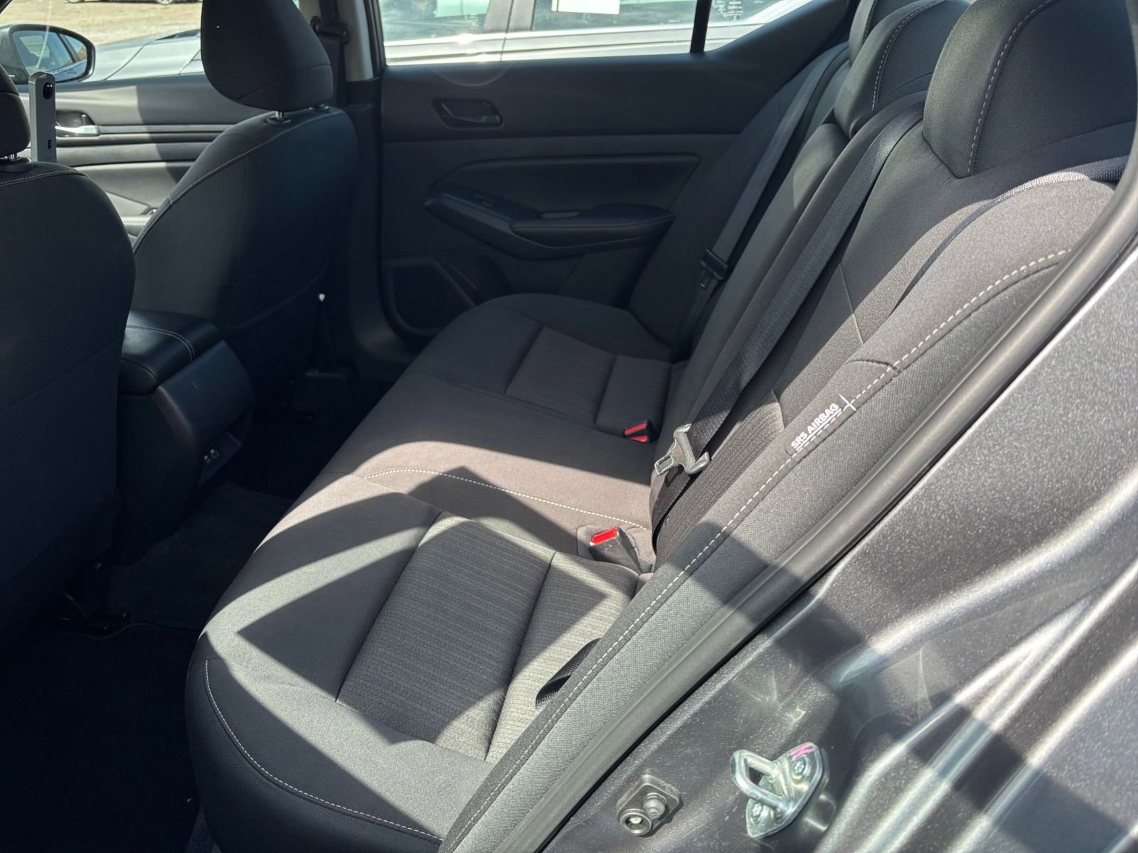 Used 2025 Nissan Altima 2.5 SV FWD image 25