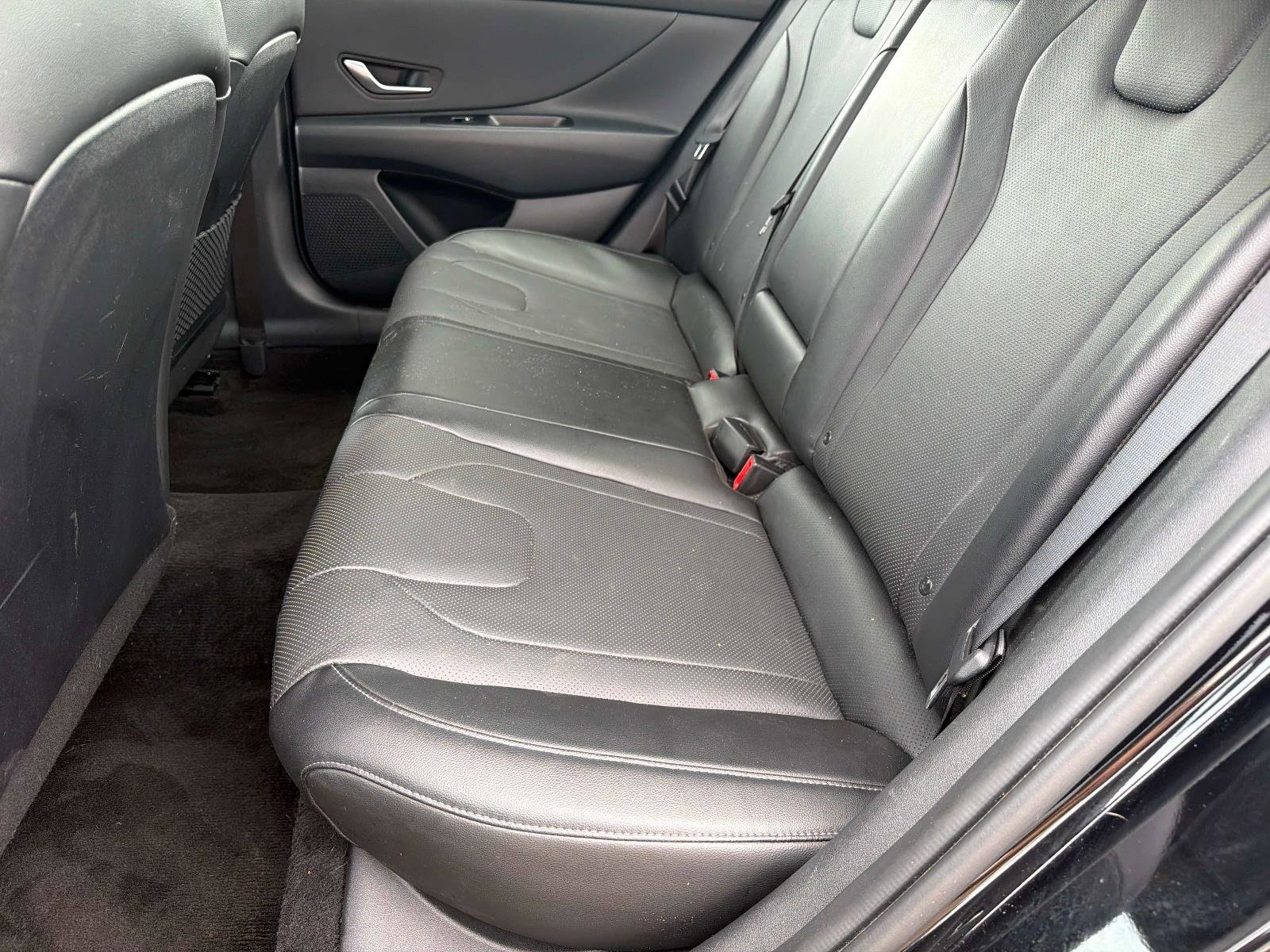 Used 2023 Hyundai Elantra Limited image 13