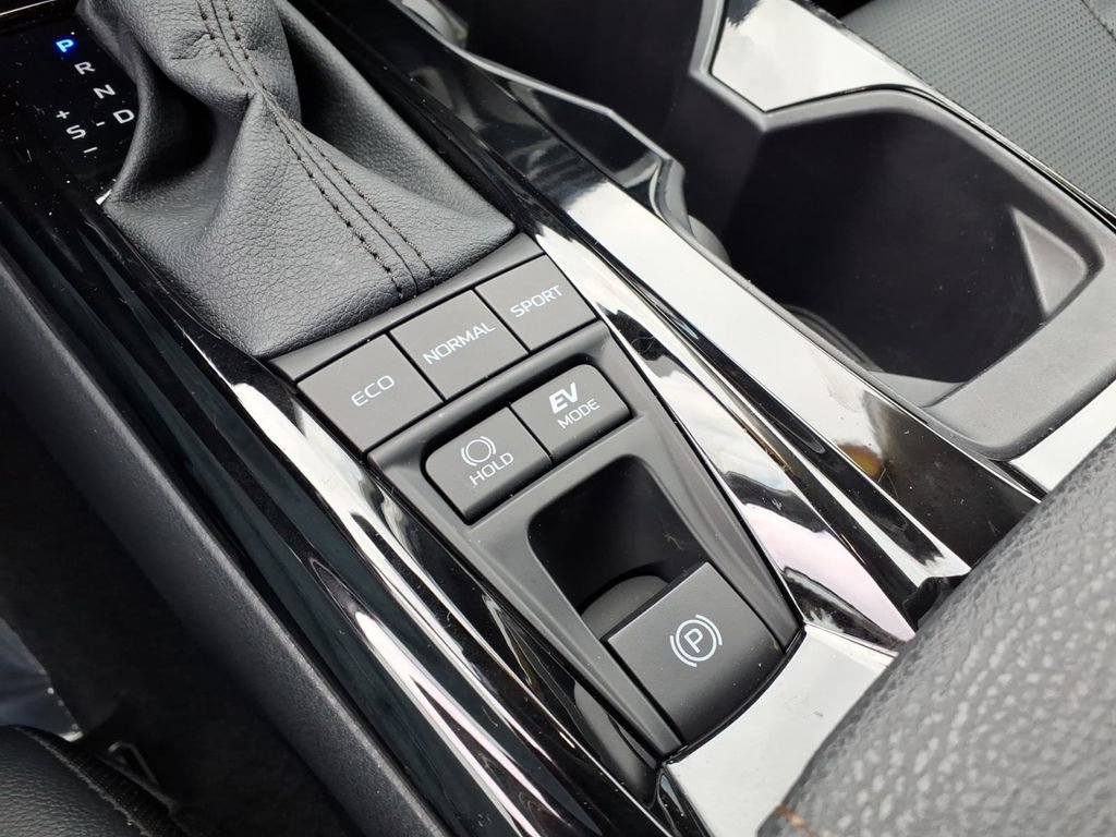 Used 2025 Toyota Camry XLE w/ Premium Package image 20