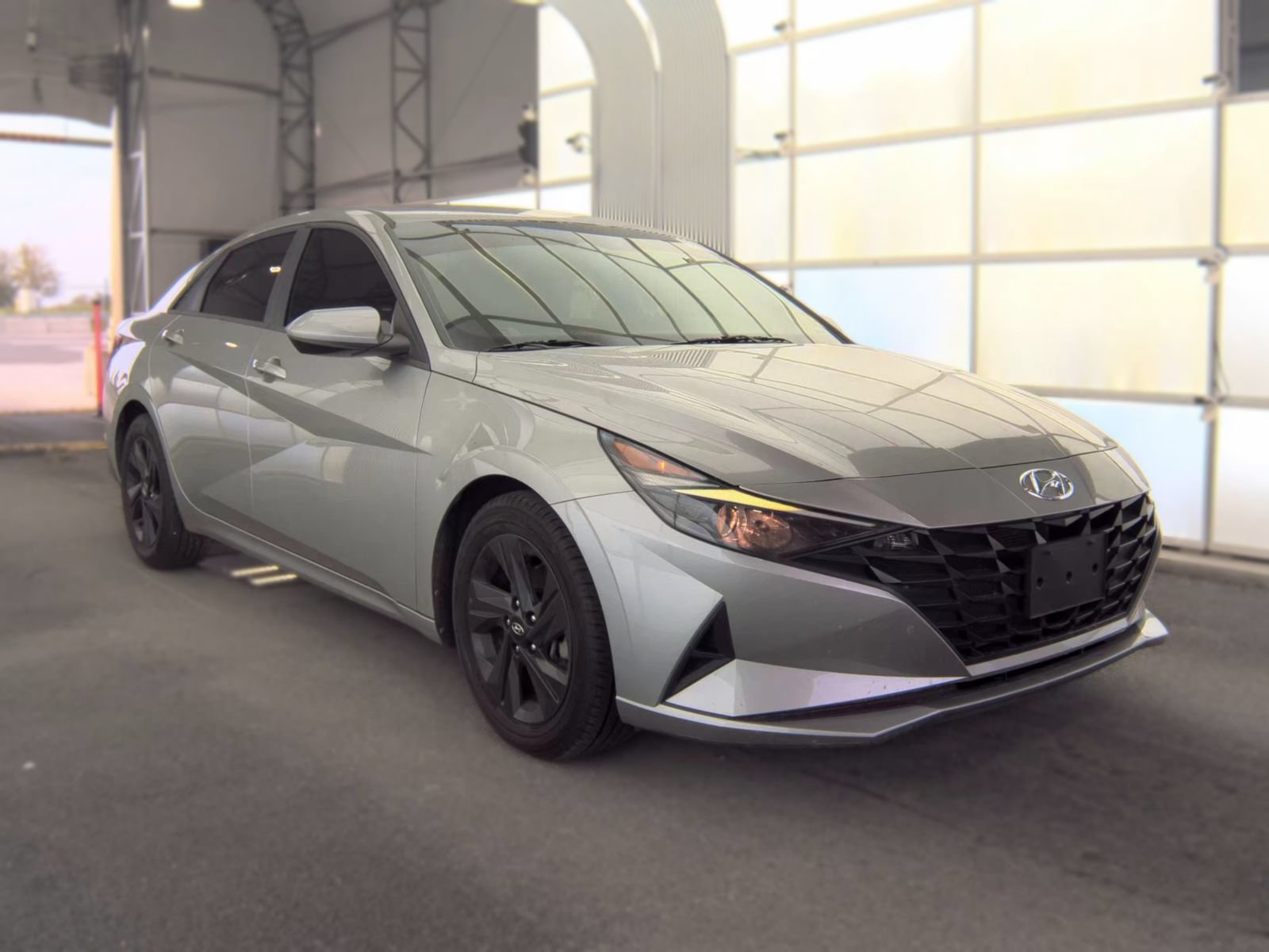 Used 2021 Hyundai Elantra SEL w/ Cargo Package FWD video 2