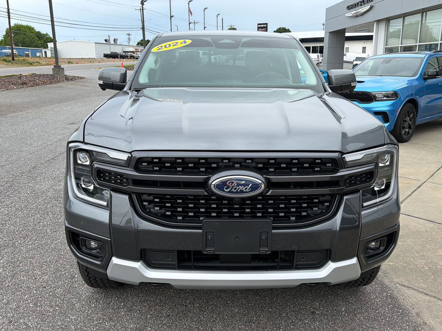 Used 2024 Ford Ranger Lariat w/ FX4 Off-Road Package AWD/4WD image 2