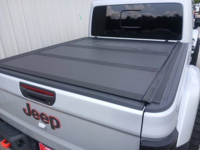 Used 2023 Jeep Gladiator Mojave w/ Cold Weather Group AWD/4WD image 4