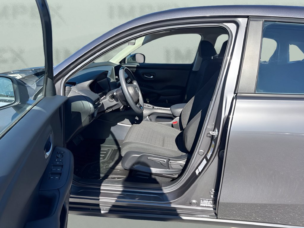 Used 2025 Honda HR-V LX image 9