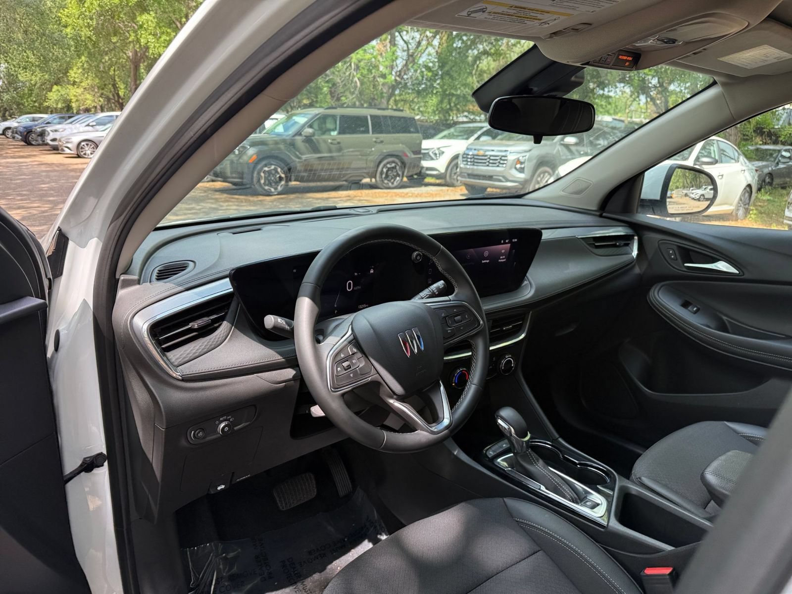 Used 2025 Buick Encore GX Preferred FWD image 31