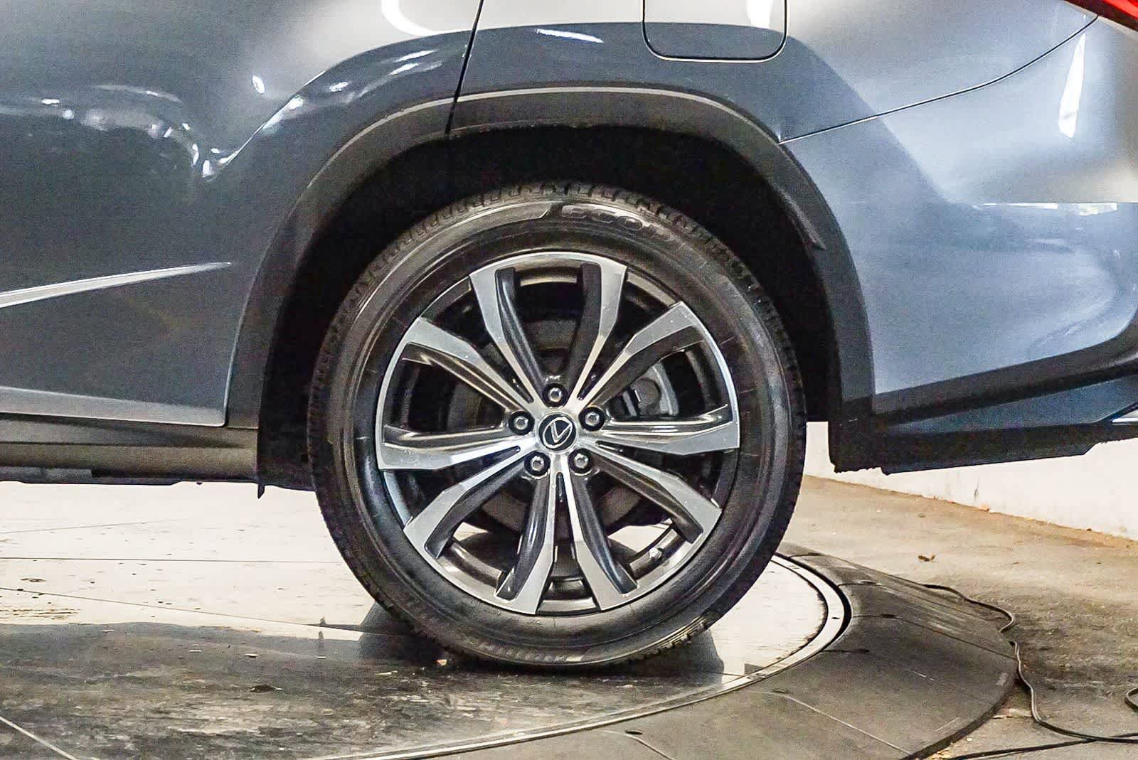 Certified 2020 Lexus RX 350L FWD w/ Premium Package image 10