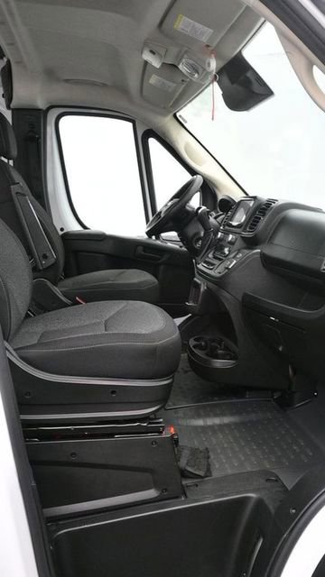 Used 2025 RAM ProMaster 2500 w/ Convenience Group image 10