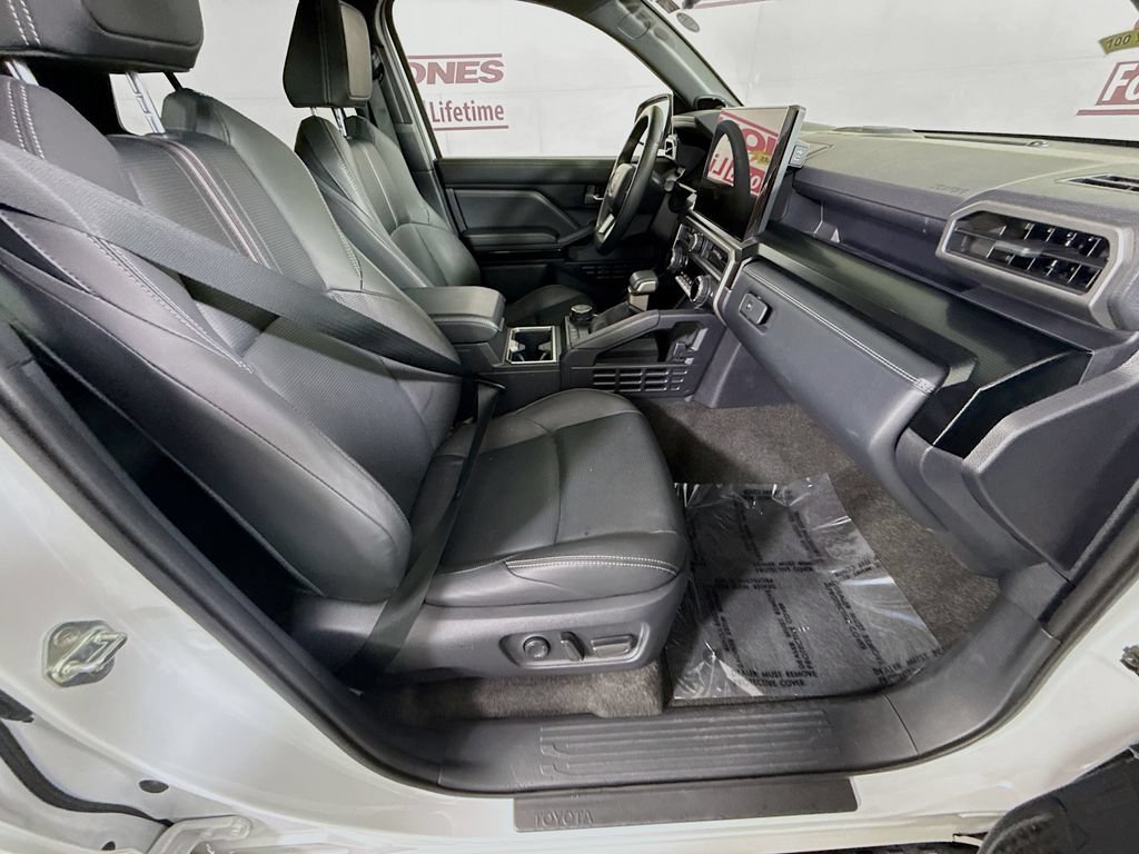 Certified 2025 Toyota 4Runner Limited AWD/4WD image 32