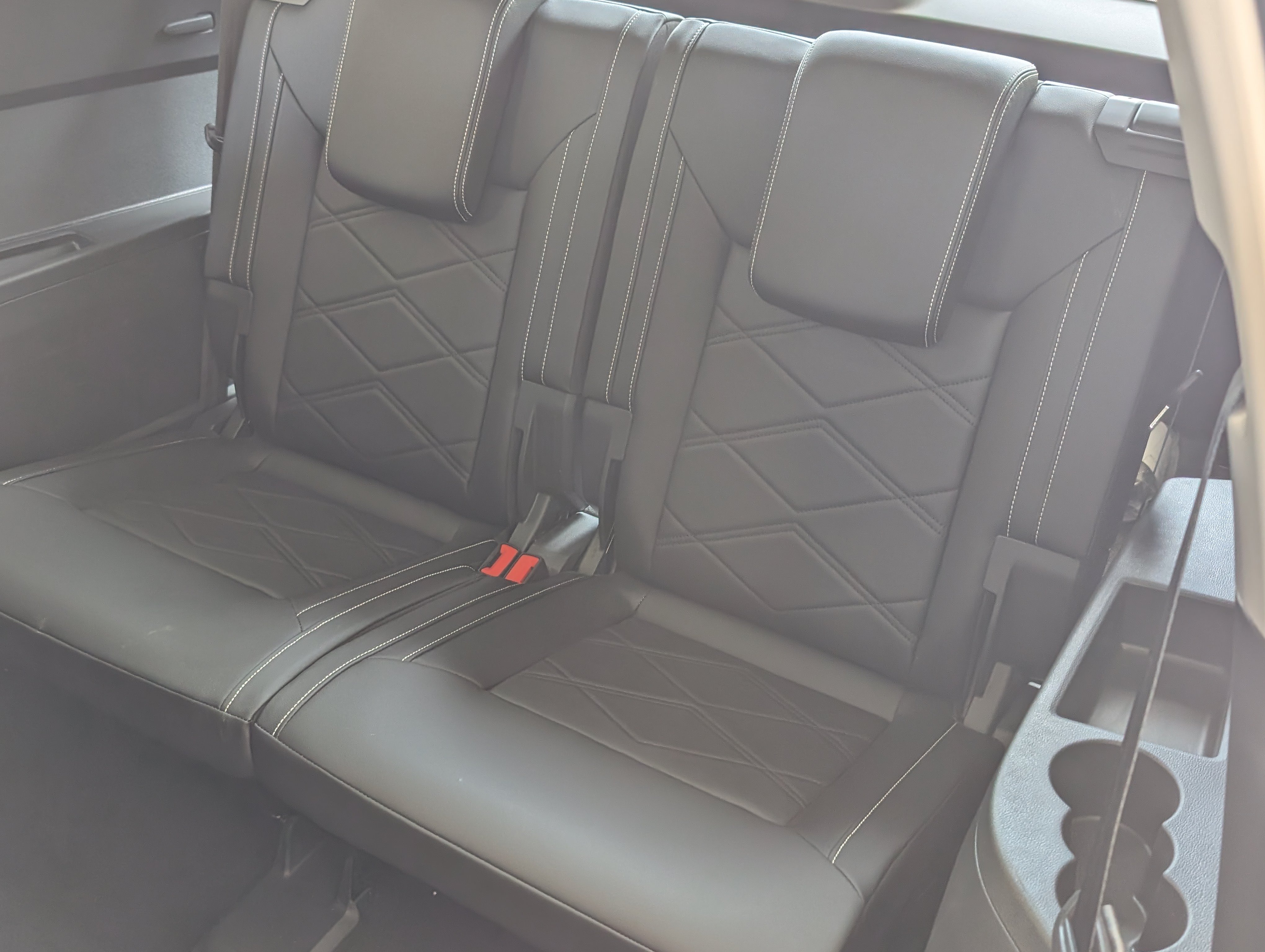 Used 2025 Volkswagen Atlas SE FWD image 18