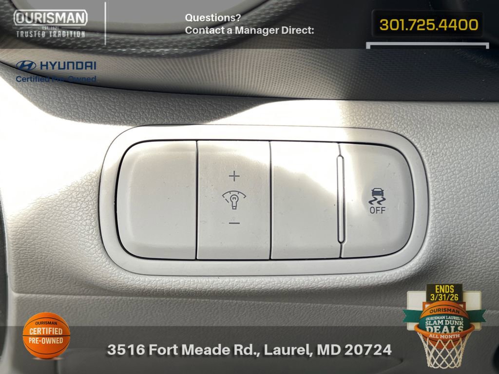 Certified 2025 Hyundai Venue SEL image 23