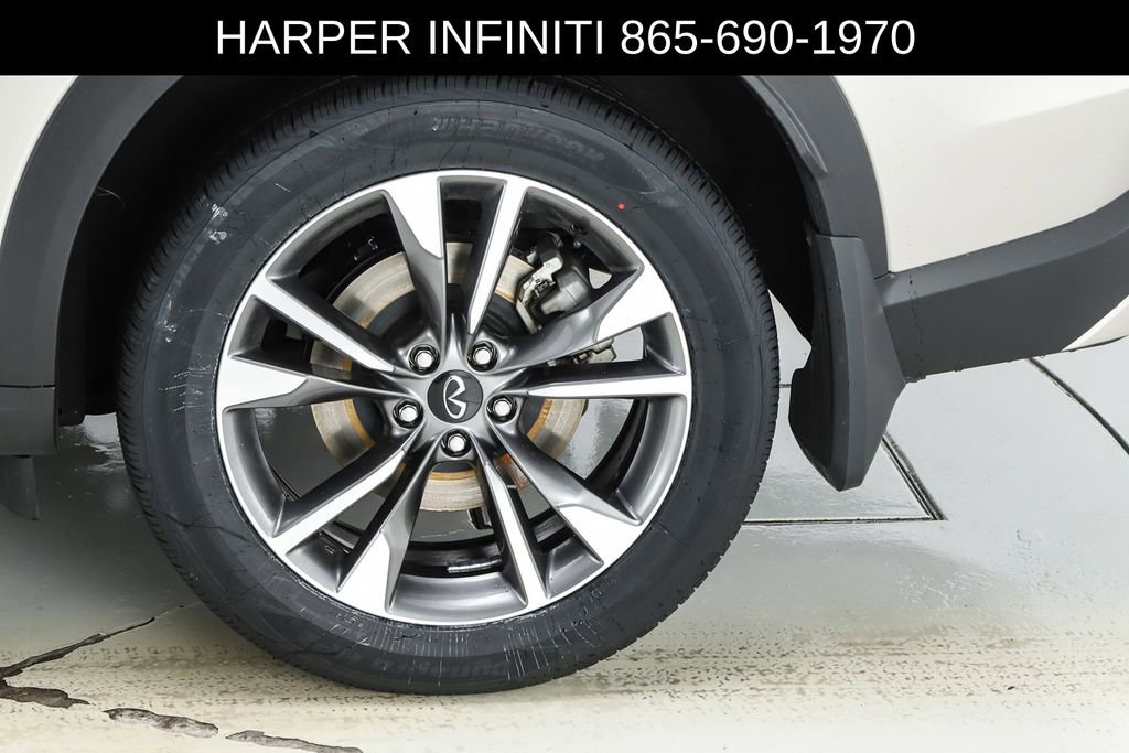 Used 2023 INFINITI QX60 Luxe w/ Performance Audio Package AWD/4WD image 7