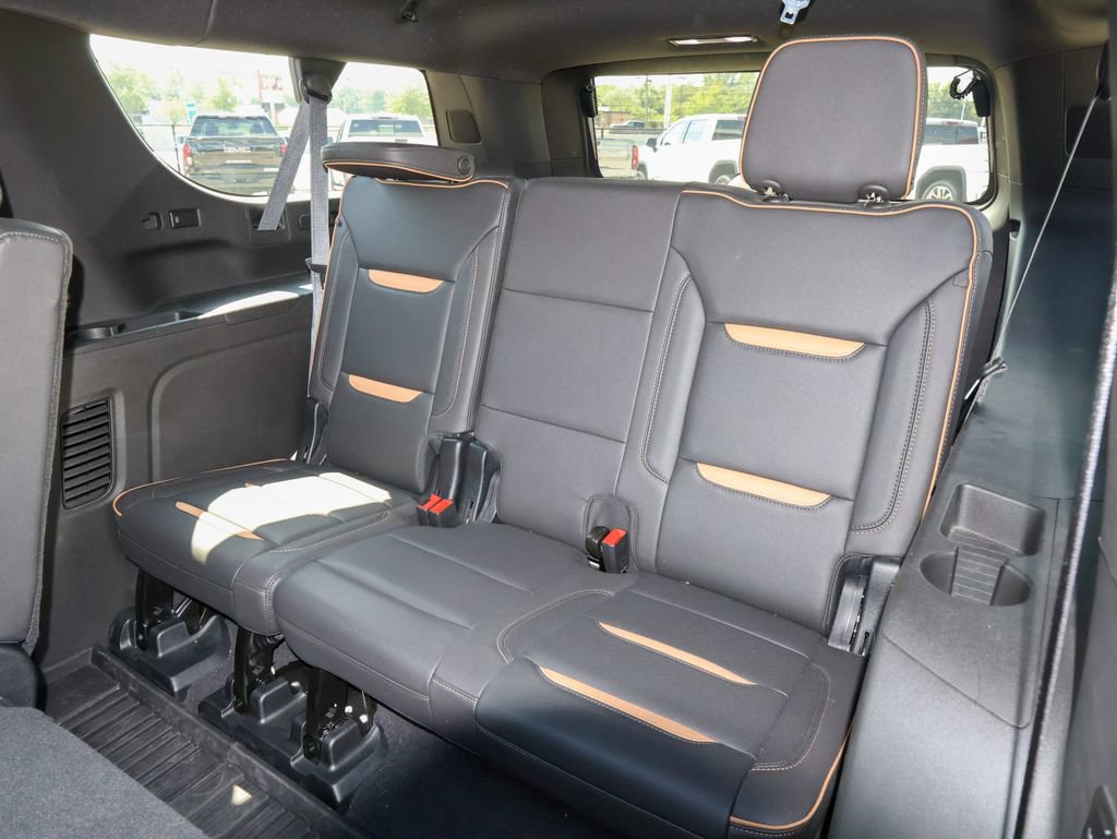 Used 2023 GMC Yukon XL AT4 w/ AT4 Premium Plus Package AWD/4WD image 15