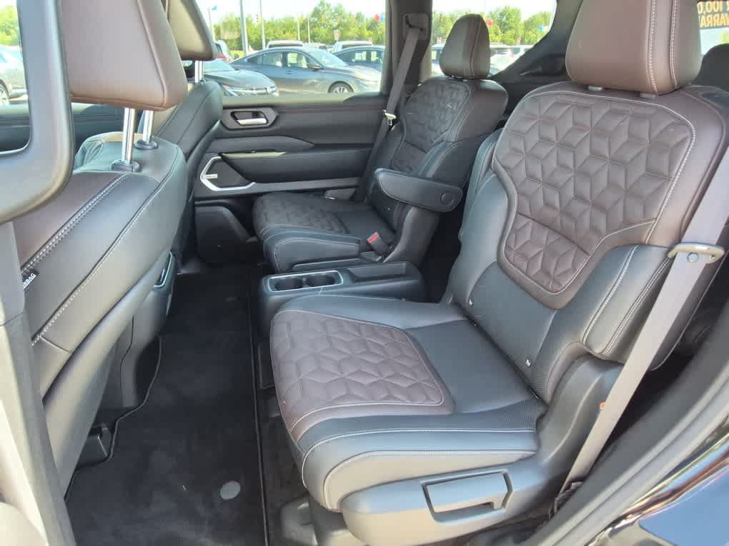 Used 2025 Nissan Armada Platinum Reserve AWD/4WD image 8