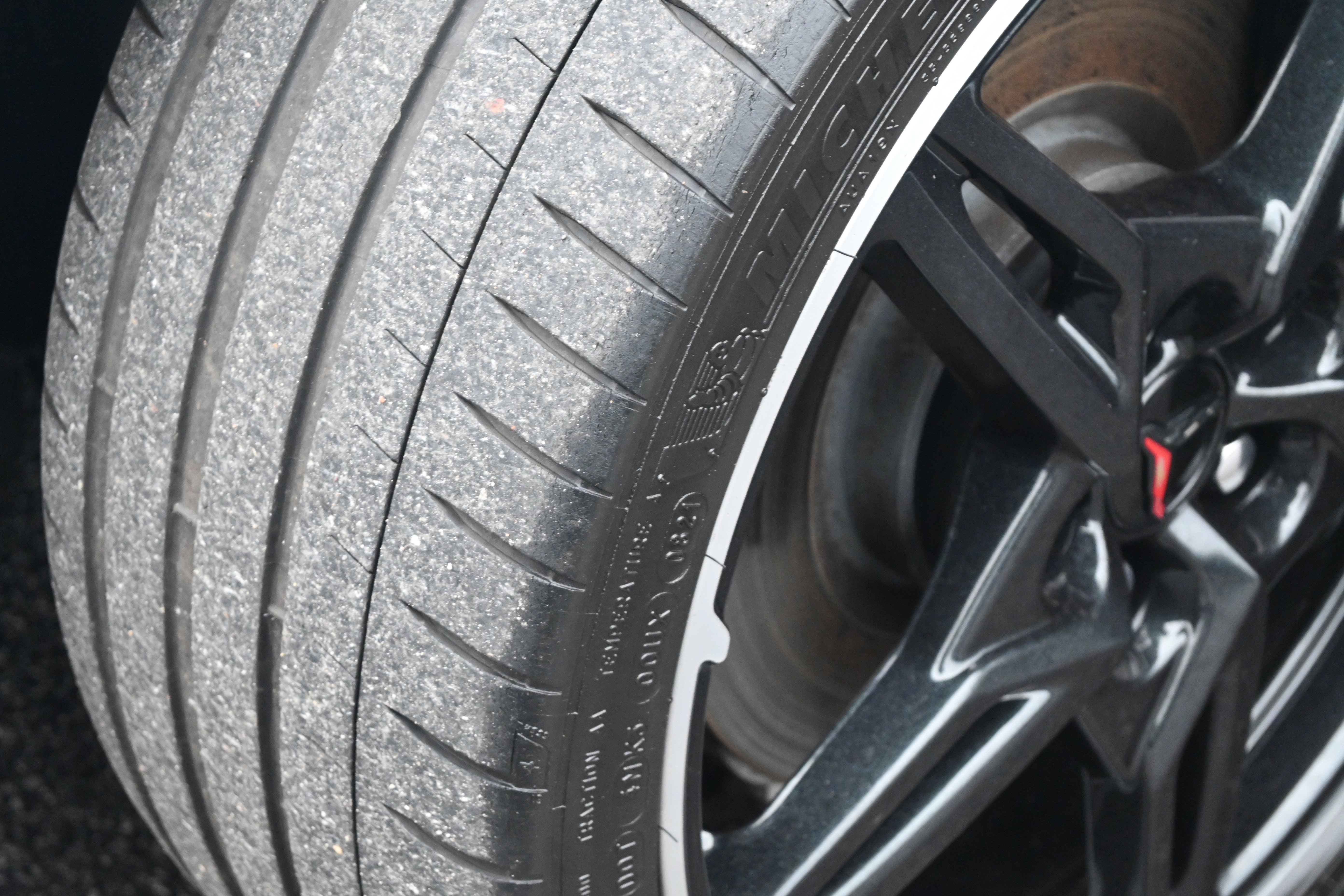 Used 2021 Chevrolet Corvette Stingray Premium Conv w/ Z51 Performance Package image 16