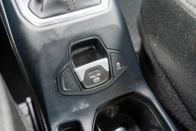 Used 2020 Jeep Renegade Latitude w/ Cold Weather Group AWD/4WD image 29