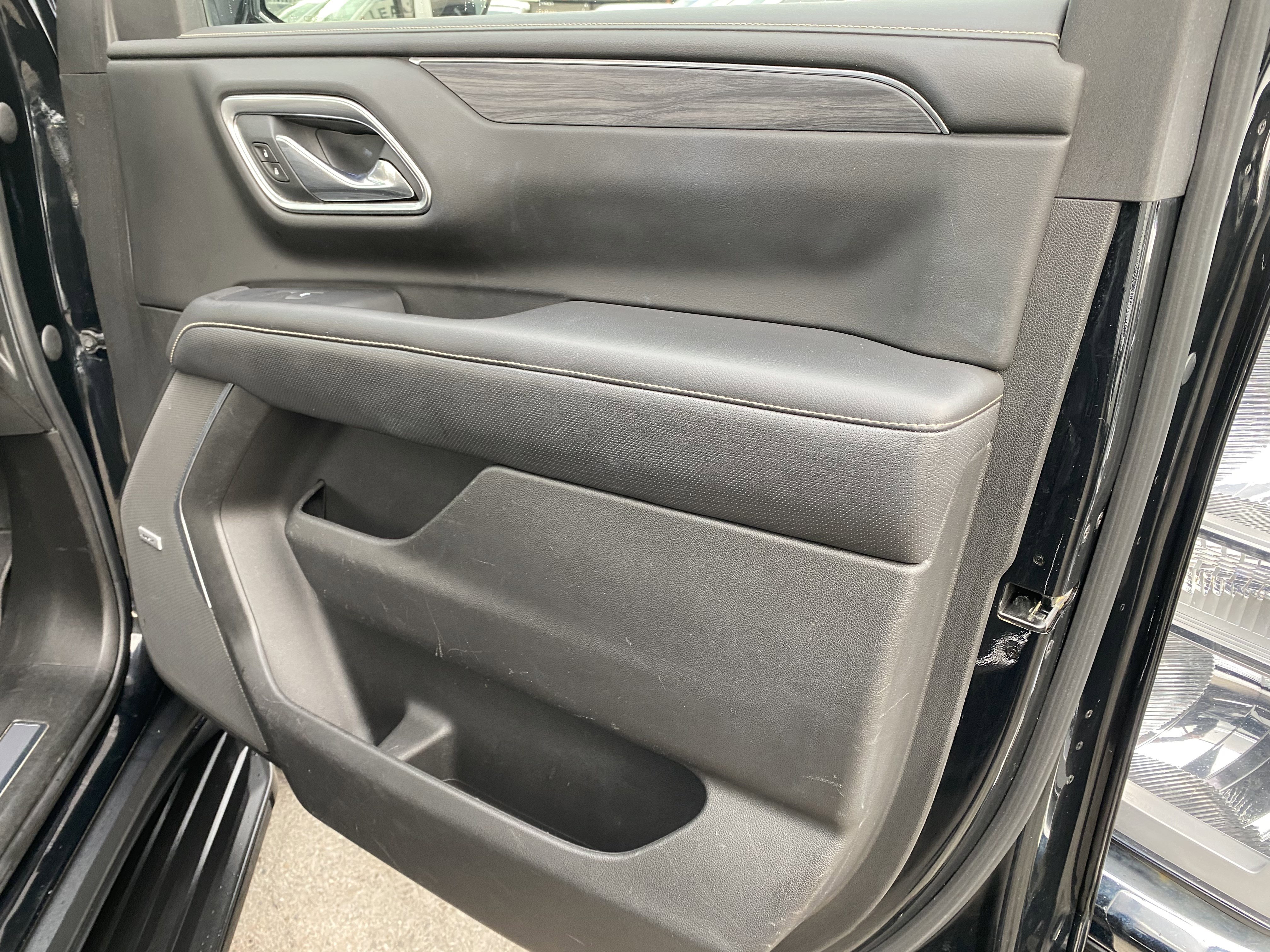 Used 2021 GMC Yukon SLT w/ SLT Luxury Plus Package image 24