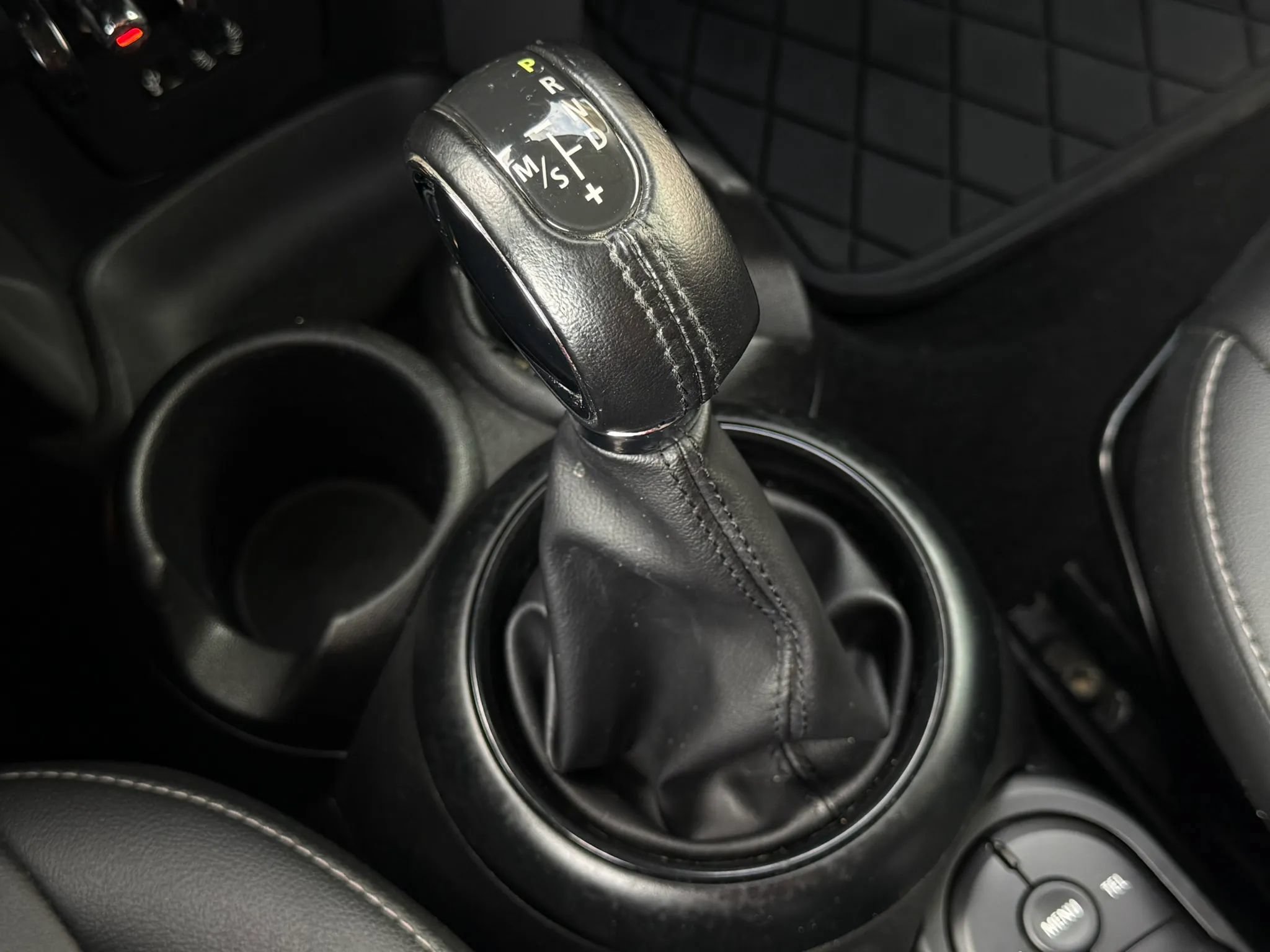 Used 2018 MINI Cooper 4-Door Hardtop FWD image 16