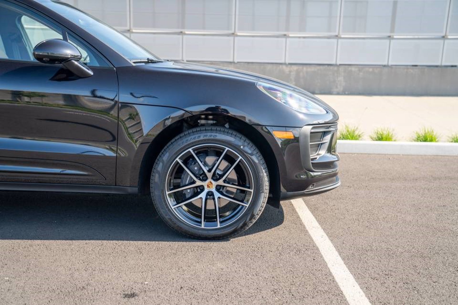 New 2026 Porsche Macan AWD/4WD image 9