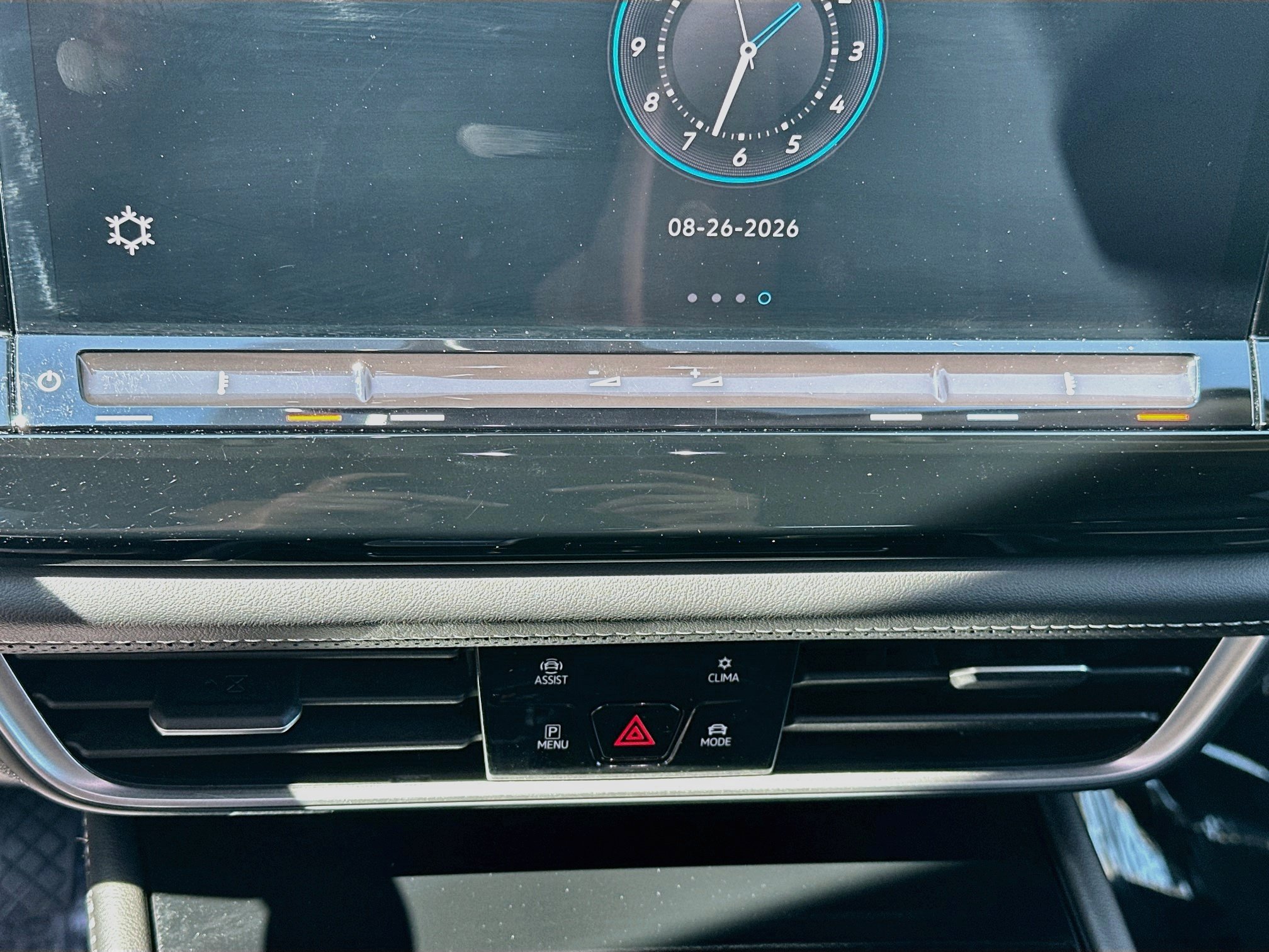 Used 2024 Volkswagen Atlas SE AWD/4WD image 23