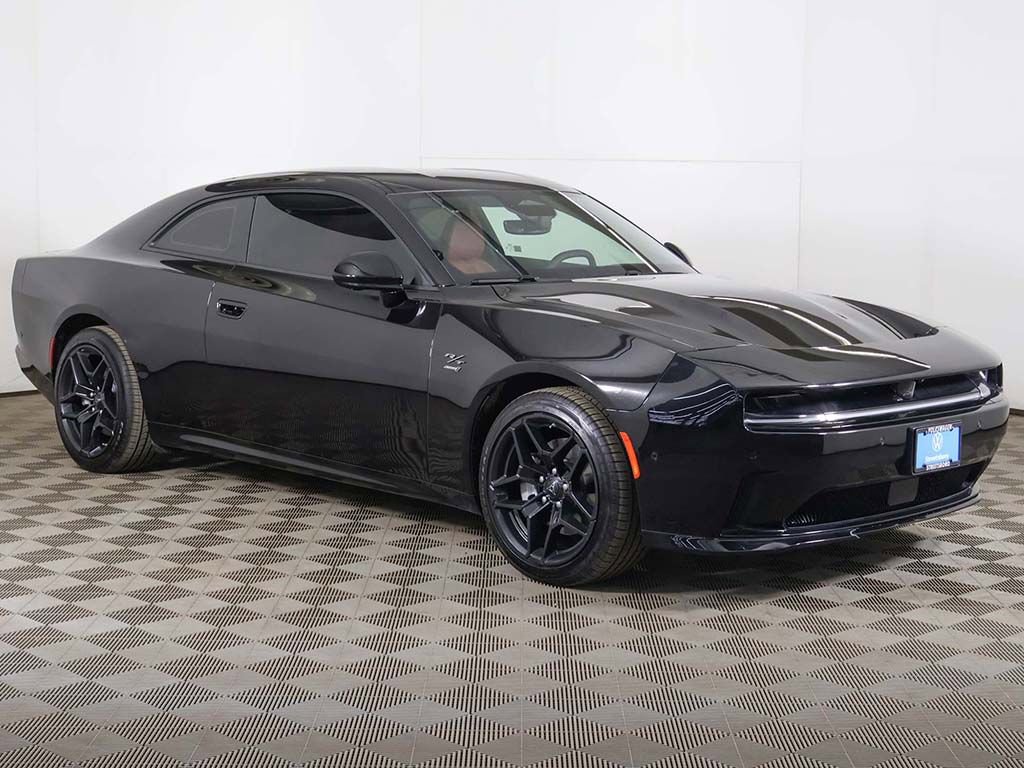 Used 2024 Dodge Charger R/T w/ Plus Group image 2