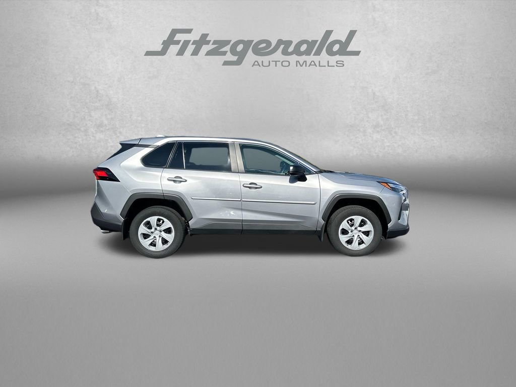 Used 2024 Toyota RAV4 LE AWD/4WD image 8