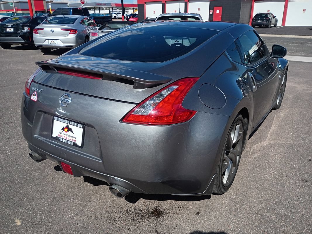 Used 2016 Nissan 370Z Coupe RWD image 8