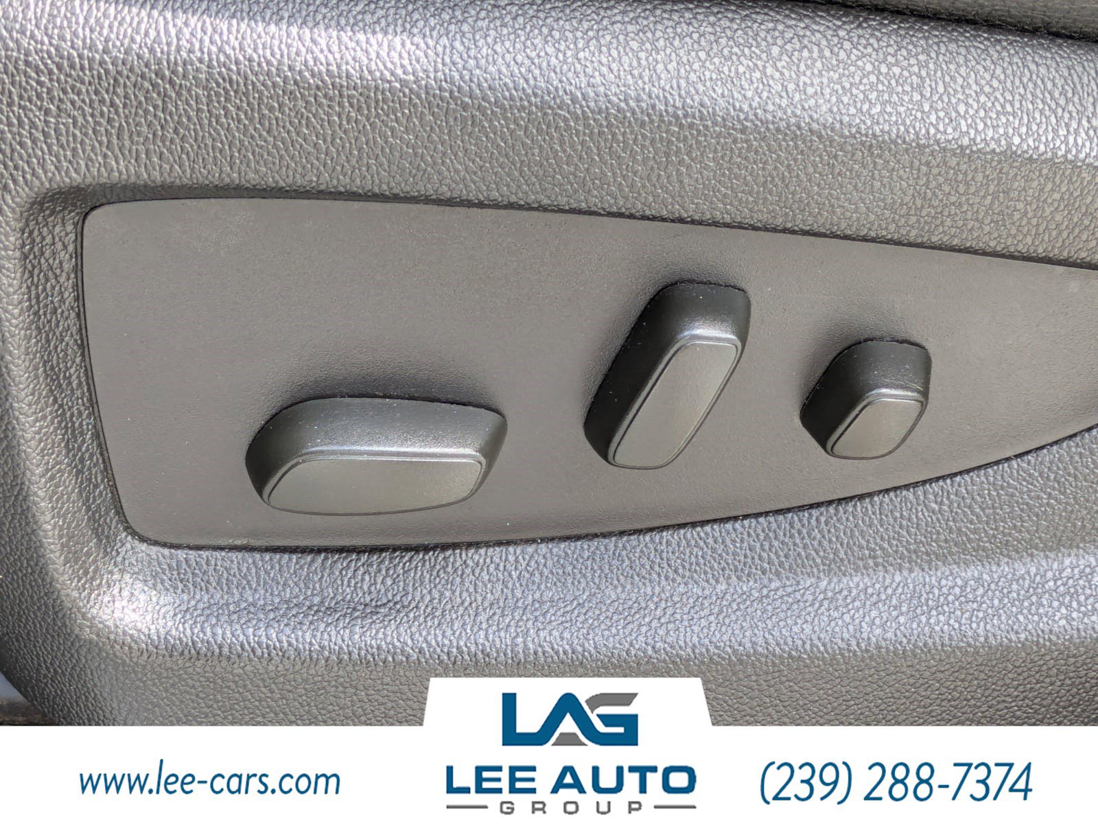 Used 2015 Chevrolet Suburban LTZ RWD image 18