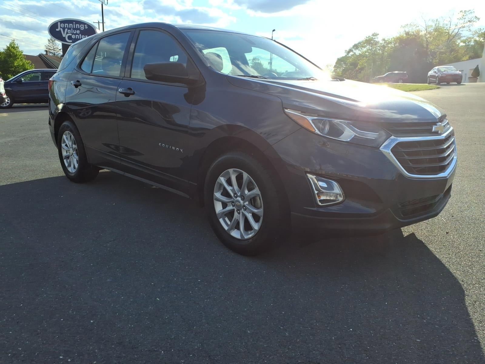 Used 2018 Chevrolet Equinox LS FWD image 2