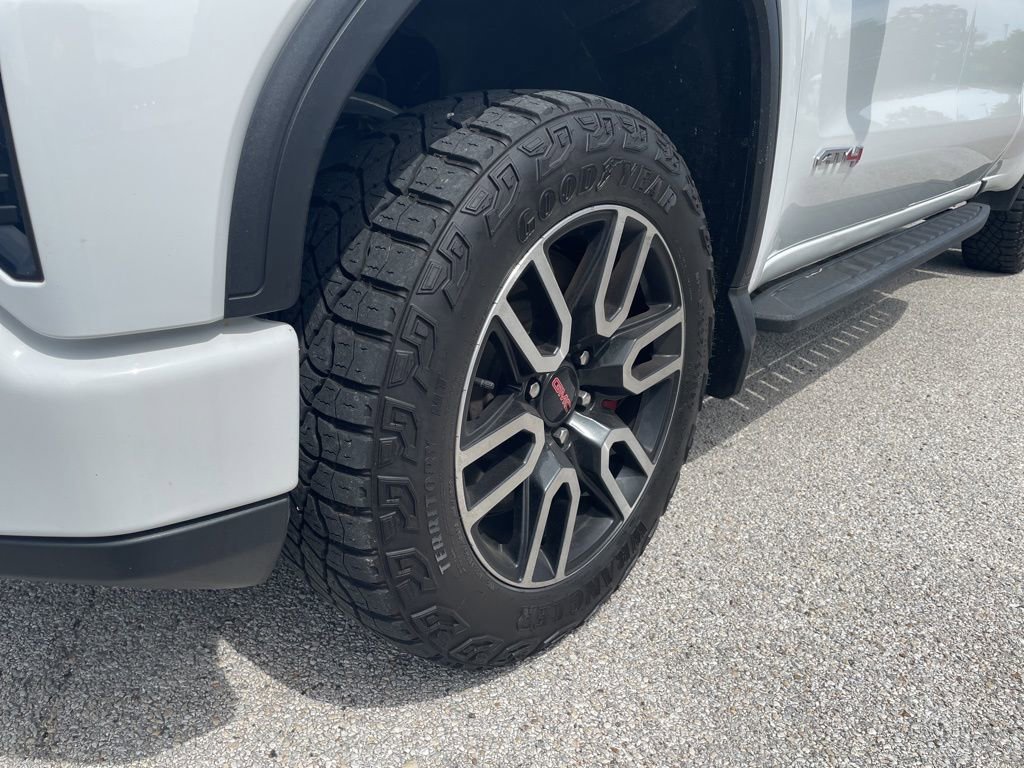 Used 2023 GMC Sierra 1500 AT4 w/ Technology Package image 9