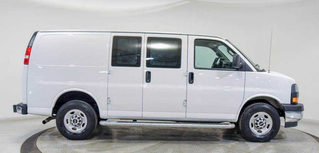Used 2024 GMC Savana 2500 w/ Driver Convenience Package image 12