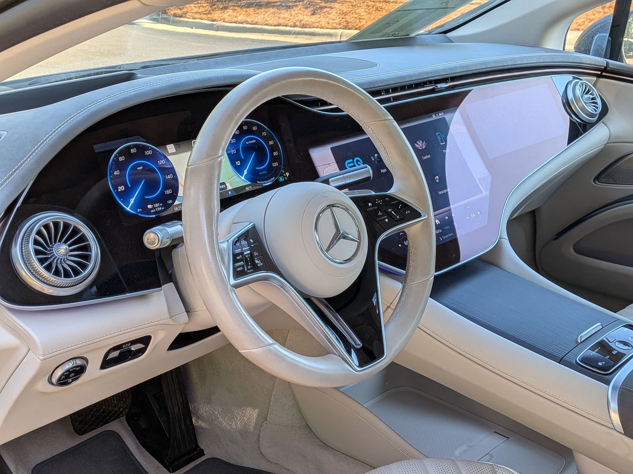 Certified 2022 Mercedes-Benz EQS 580 4MATIC Sedan image 11